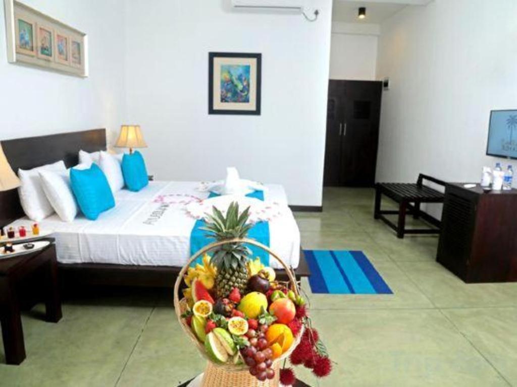 Coco Royal Beach Resort Kalutara Exterior photo