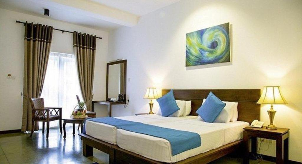 Coco Royal Beach Resort Kalutara Exterior photo